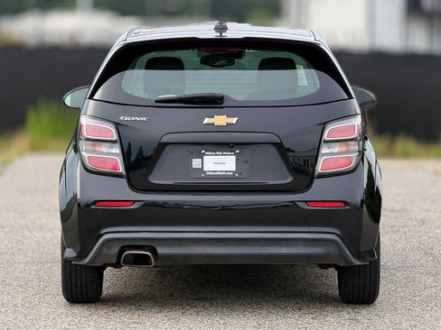 Used 2020 Chevrolet Sonic LT FWD image 4