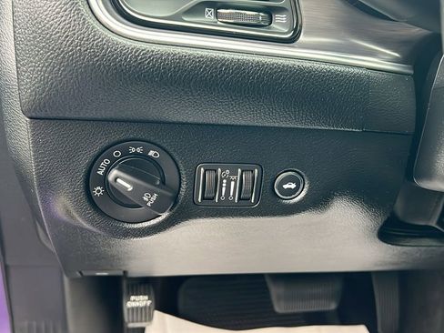 Used 2018 Dodge Challenger R/T image 23