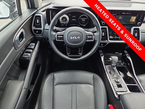 Used 2023 Kia Sorento SX AWD/4WD image 12