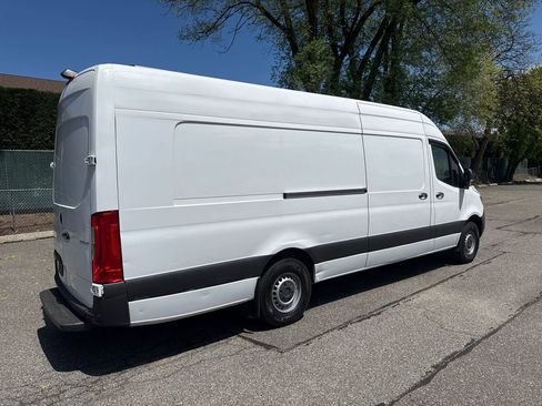 Used 2020 Mercedes-Benz Sprinter 2500 w/ Driver Convenience Package image 8
