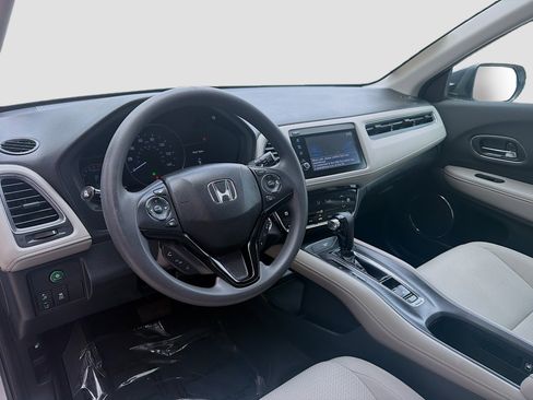 Used 2022 Honda HR-V EX image 9