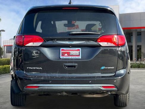 Used 2018 Chrysler Pacifica Touring Plus image 5