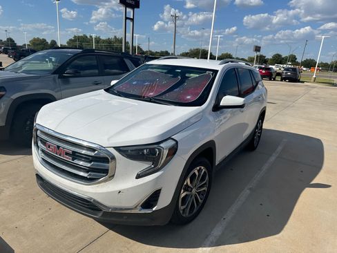 Used 2019 GMC Terrain SLT w/ Preferred Package FWD image 3