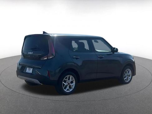 Used 2025 Kia Soul LX w/ LX Technology Package FWD image 14