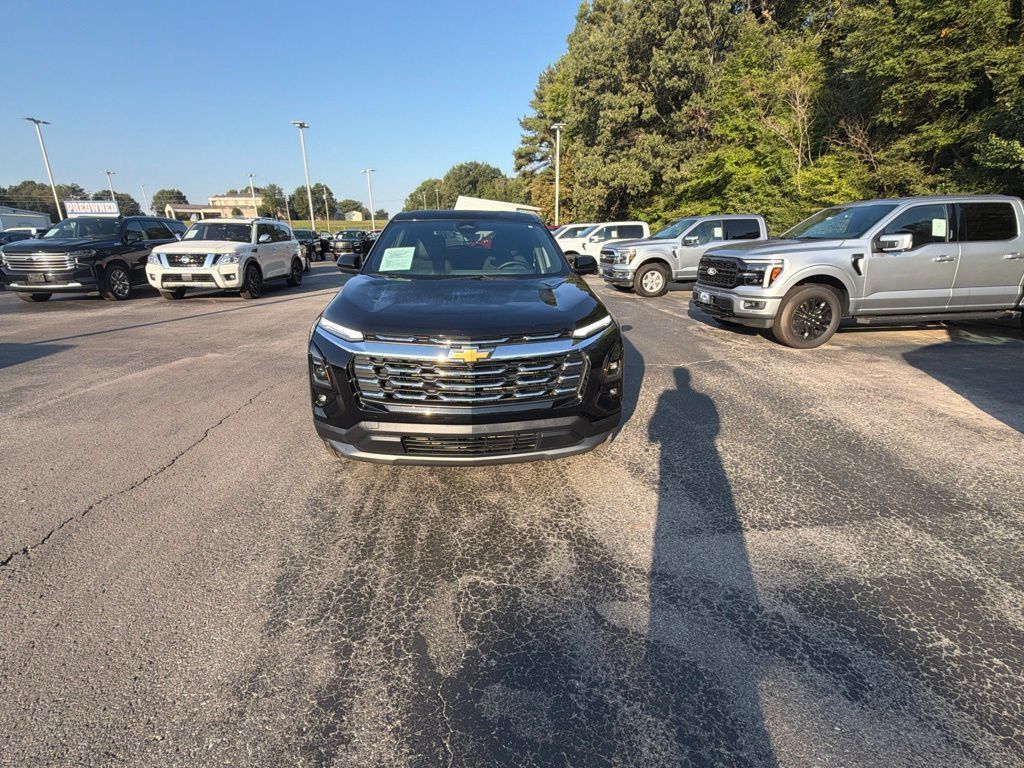 Used 2026 Chevrolet Equinox LT w/ Safety and Technology Package FWD image 8