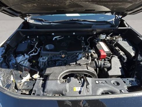 Used 2021 Toyota RAV4 XLE Premium image 33