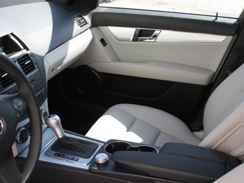 Used 2009 Mercedes-Benz C 300 4MATIC Sedan image 29