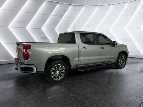 Used 2025 Chevrolet Silverado 1500 LT RWD image 4