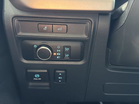 Certified 2024 Ford Expedition XLT RWD image 17