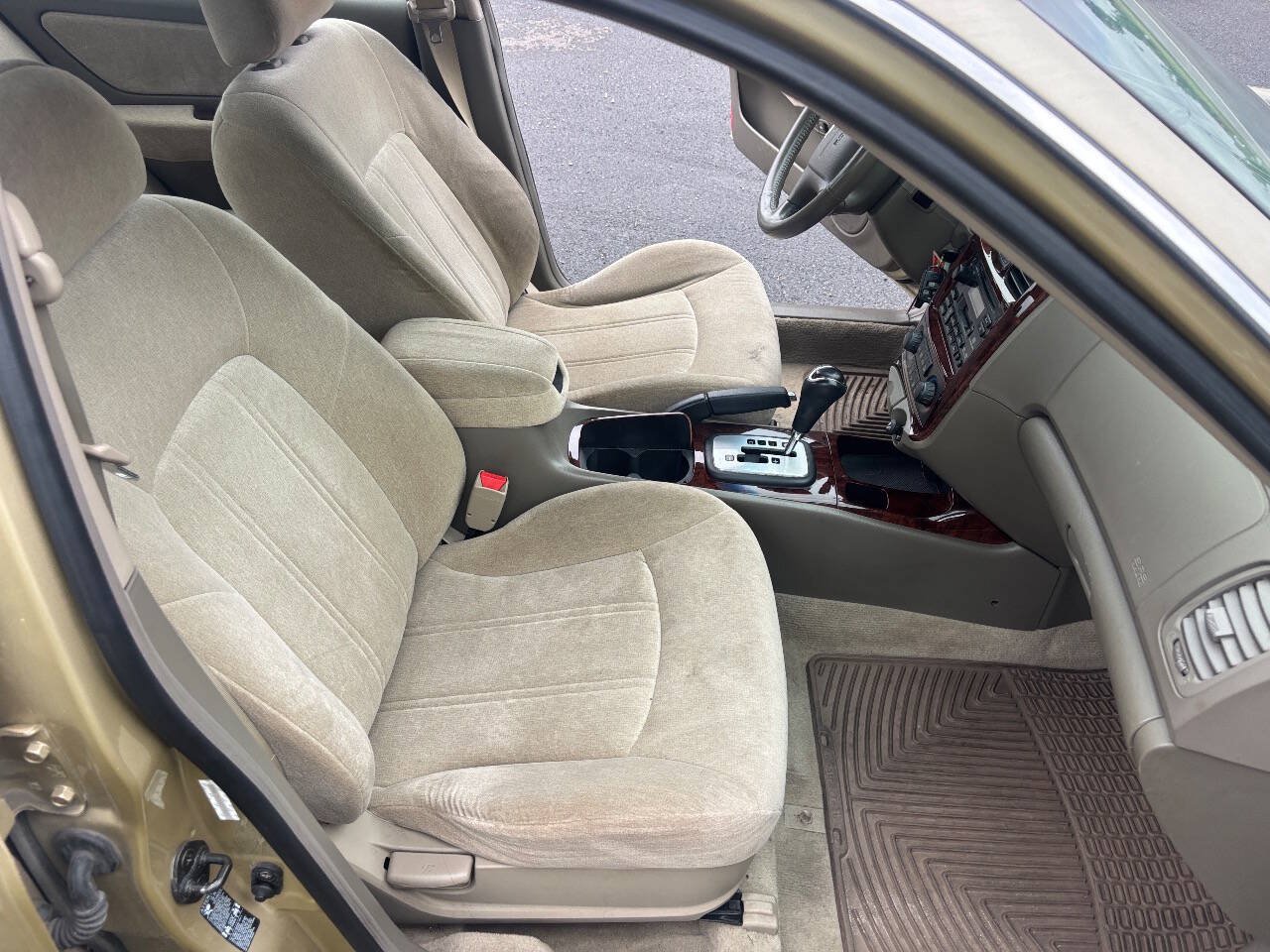 Used 2004 Hyundai Sonata GLS FWD image 17