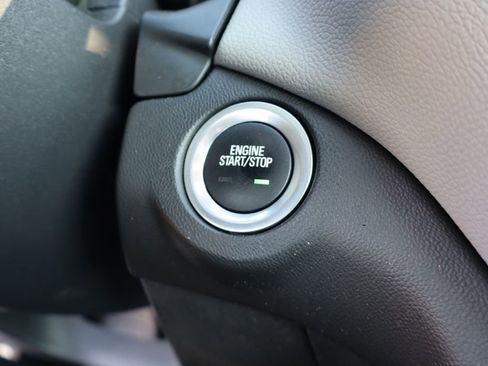 Used 2020 Chevrolet Equinox L image 17