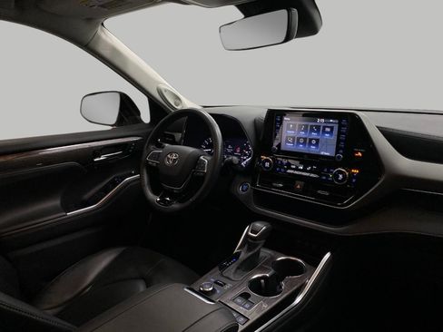 Used 2021 Toyota Highlander Limited image 22