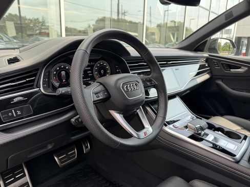 Used 2025 Audi SQ8 Prestige w/ Prestige Package AWD/4WD image 4