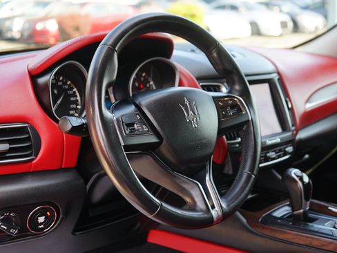 Used 2017 Maserati Levante w/ Luxury Package AWD/4WD image 19