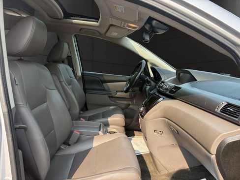 Used 2015 Honda Odyssey EX-L image 17