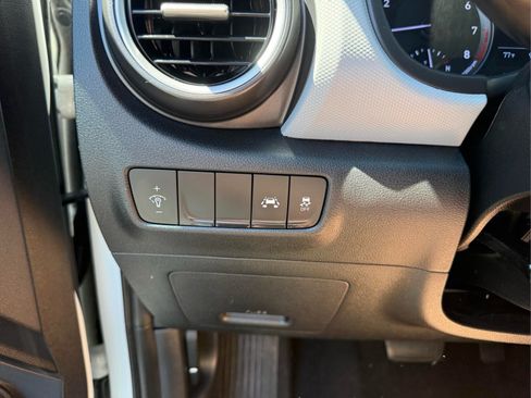 Used 2019 Hyundai Kona SE AWD/4WD image 23