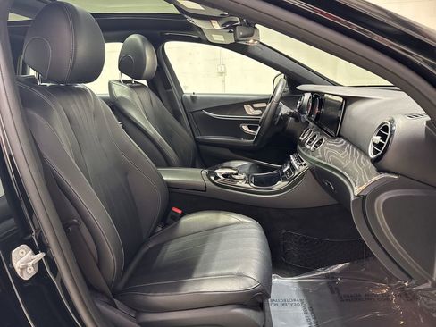 Used 2017 Mercedes-Benz E 400 4MATIC Wagon w/ Premium 1 Package image 37