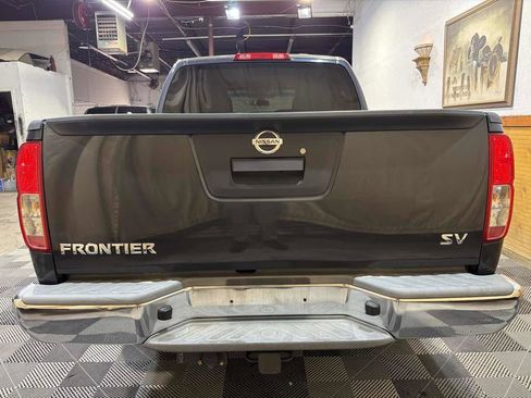 Used 2013 Nissan Frontier SV RWD image 4