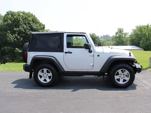 Used 2011 Jeep Wrangler Rubicon w/ PWR Convenience Group AWD/4WD image 2
