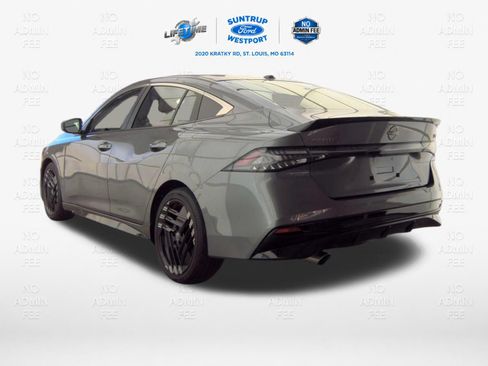 Used 2026 Nissan Sentra SR w/ Floor Mat Package FWD image 11