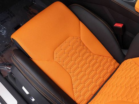 Used 2022 Lamborghini Urus AWD/4WD image 19