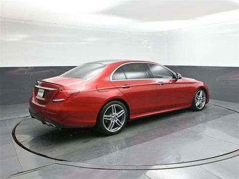 Used 2019 Mercedes-Benz E 300 image 11