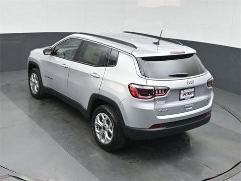 New 2026 Jeep Compass Latitude image 33