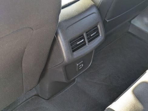 Used 2024 GMC Terrain SLE w/ Driver Convenience Package image 30