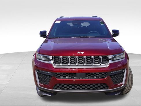 New 2026 Jeep Grand Cherokee L Limited w/ Trailer Tow Package AWD/4WD image 8