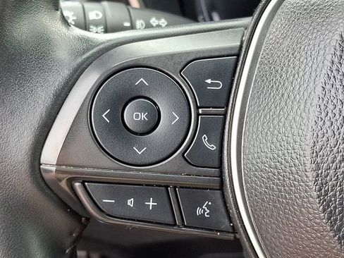 Used 2025 Toyota Corolla Cross XLE FWD image 21