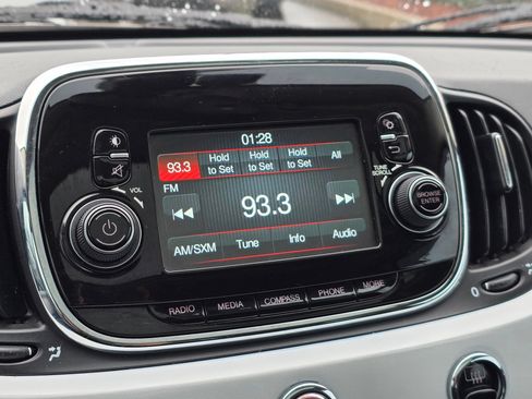 Used 2018 FIAT 500 Lounge image 16