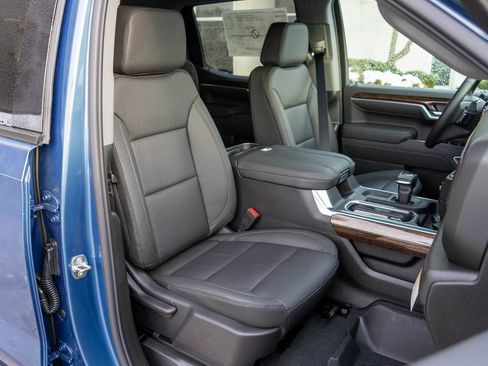 New 2026 GMC Sierra 1500 Elevation w/ Elevation Premium Package image 9