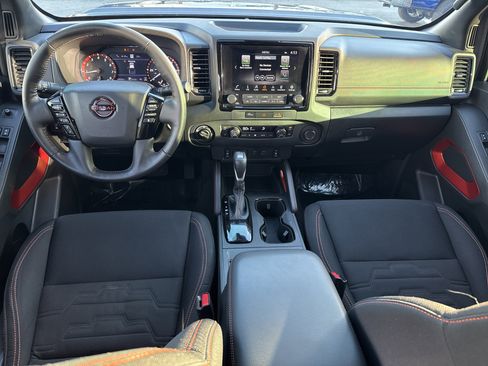 Used 2024 Nissan Frontier PRO-4X w/ Pro Convenience Package image 13