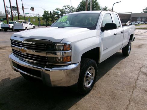 Used 2017 Chevrolet Silverado 2500 W/T AWD/4WD image 9