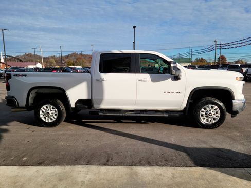 Used 2024 Chevrolet Silverado 2500 LT image 28