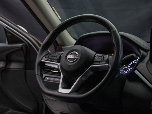 Used 2023 Nissan Altima 2.5 SV w/ SV Premium Package image 14