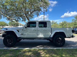Used 2022 Jeep Gladiator Overland AWD/4WD video 1