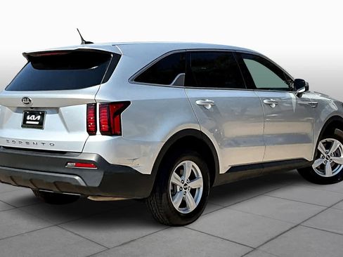 Certified 2021 Kia Sorento LX image 12