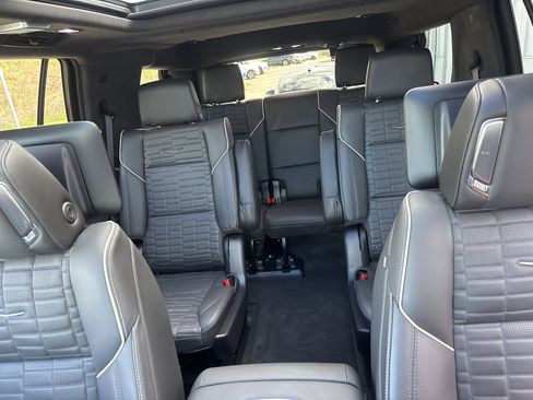 Used 2025 Cadillac Escalade Sport Platinum AWD/4WD image 37