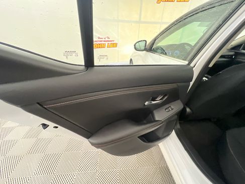 Used 2024 Nissan Sentra SR FWD image 24
