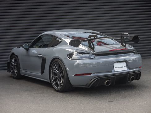 Certified 2023 Porsche 718 Cayman GT4 RS RWD image 3