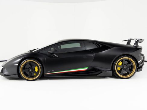 Used 2018 Lamborghini Huracan Performante image 6