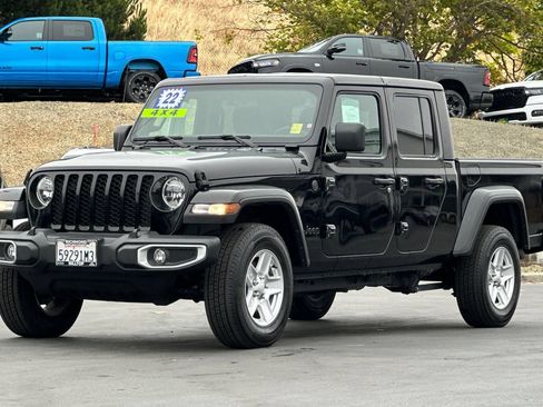 Used 2022 Jeep Gladiator Sport AWD/4WD image 9