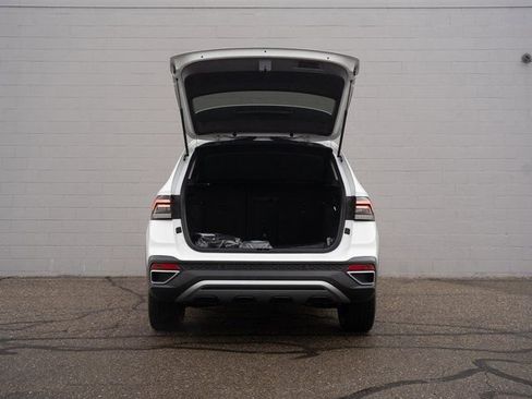 New 2026 Volkswagen Taos SEL AWD/4WD image 6