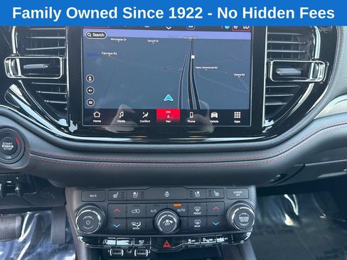 Used 2025 Dodge Durango GT AWD/4WD image 30