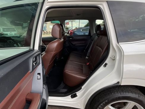 Used 2018 Subaru Forester 2.5i Touring AWD/4WD image 21