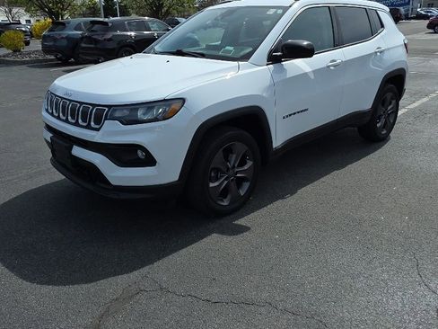 Used 2022 Jeep Compass Latitude AWD/4WD image 4