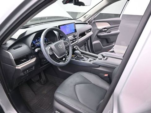 Used 2024 Toyota Grand Highlander Platinum image 7