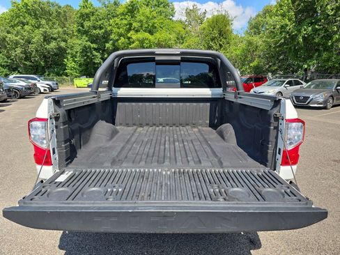 Used 2023 Nissan Titan SV w/ SV Convenience Package RWD image 36