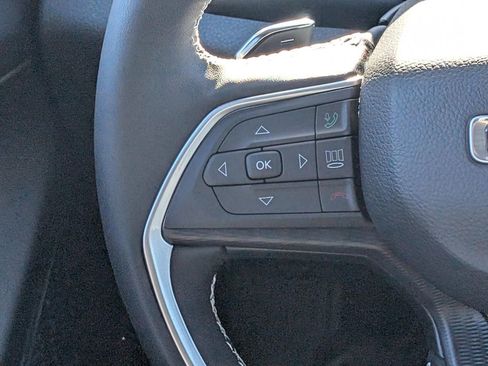 New 2025 Jeep Grand Cherokee Altitude image 11